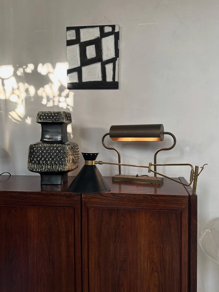 Secured several goods today including a modernist #FlorianSchulz desk lamp, a 1950’s wa…